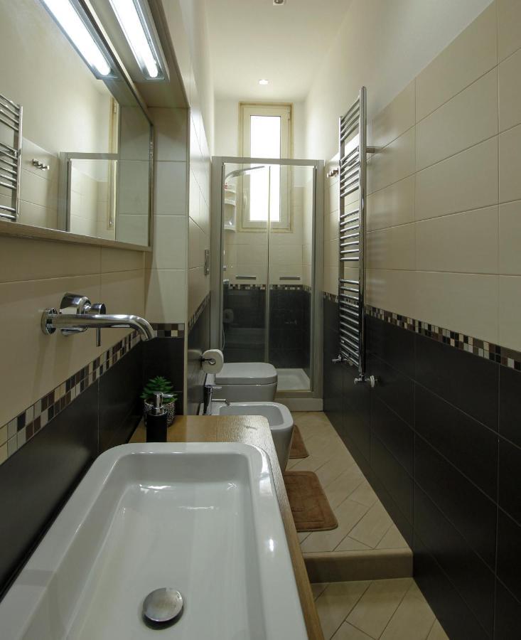 Refresh House Apartment Brindisi Bagian luar foto