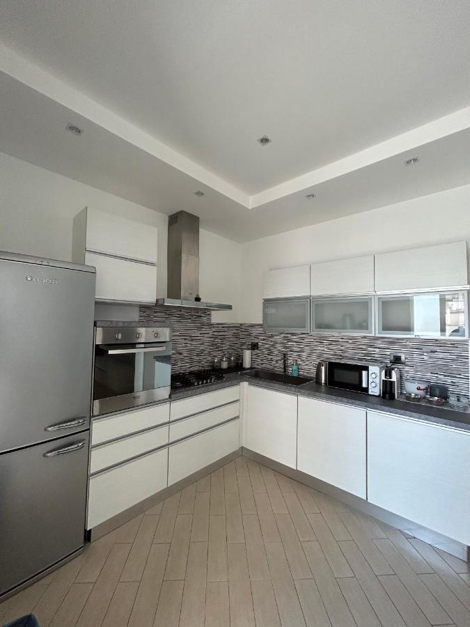 Refresh House Apartment Brindisi Bagian luar foto