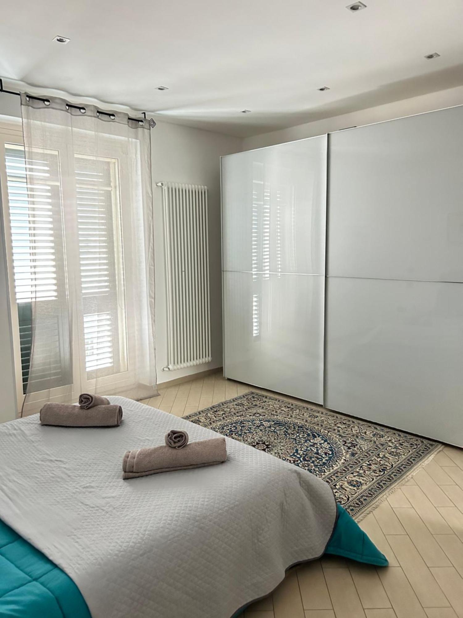 Refresh House Apartment Brindisi Bagian luar foto